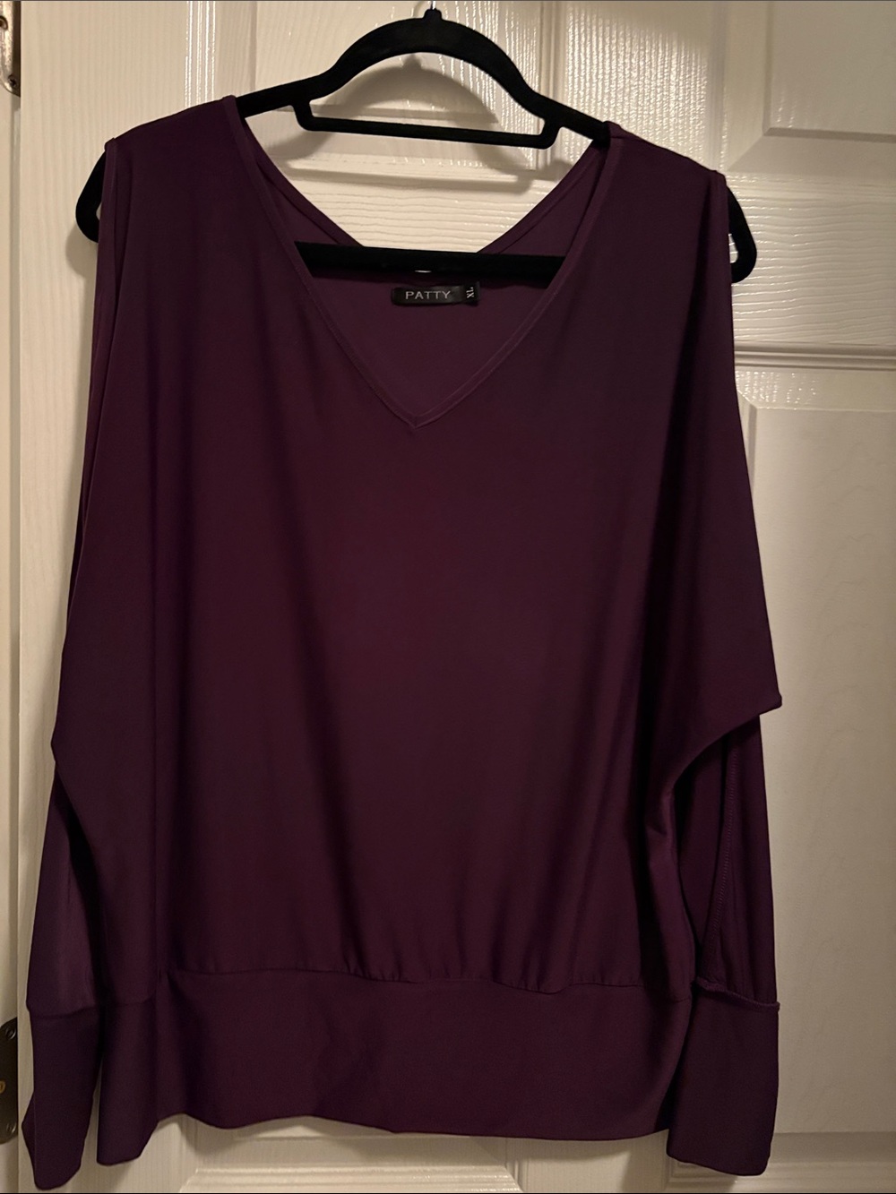 Women's Plum V-Neck Long Sleeve Top